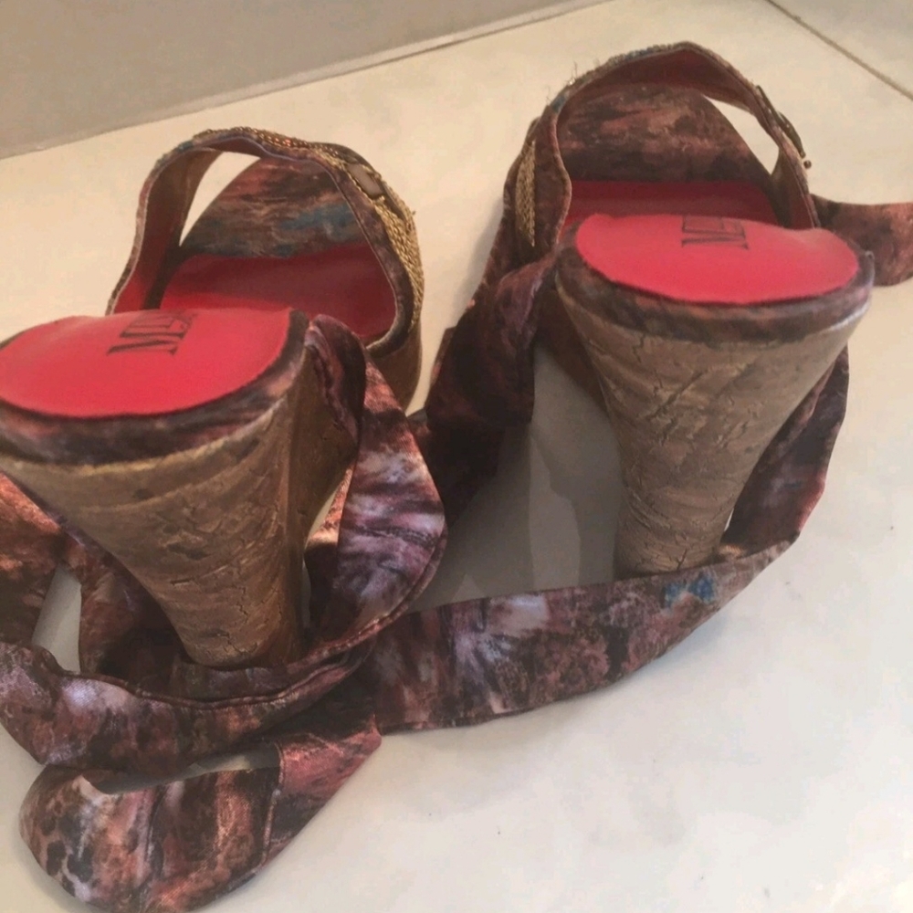 New Size 6 Wedge Heel With Sequins and Rhinestones By MINX - Picture 6 of 7